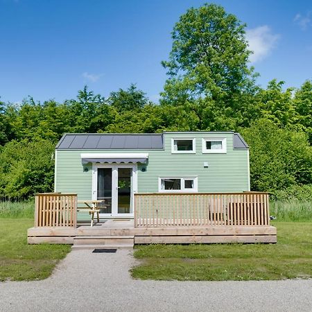 Green Tiny House With Shared Pool ゼーウォルデ エクステリア 写真