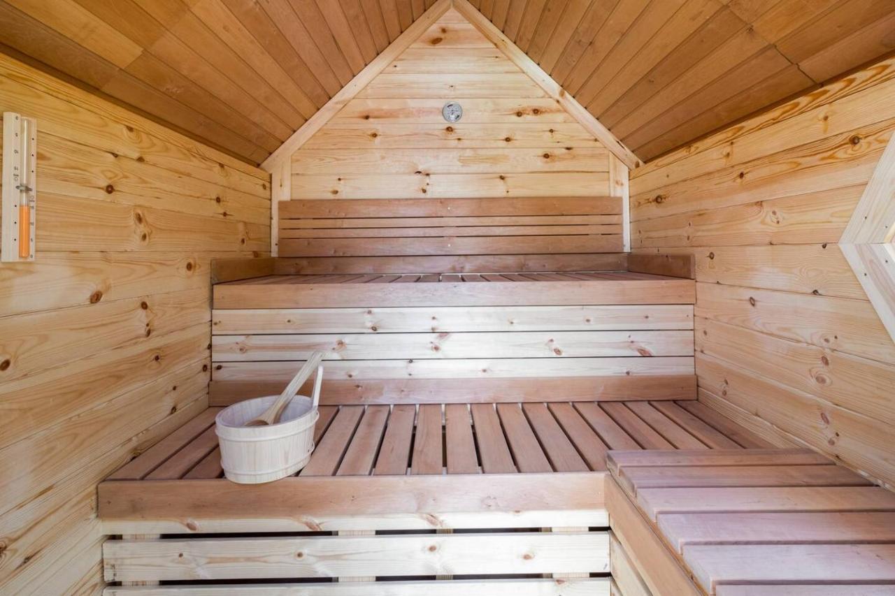 Green Tiny House With Shared Pool ゼーウォルデ エクステリア 写真