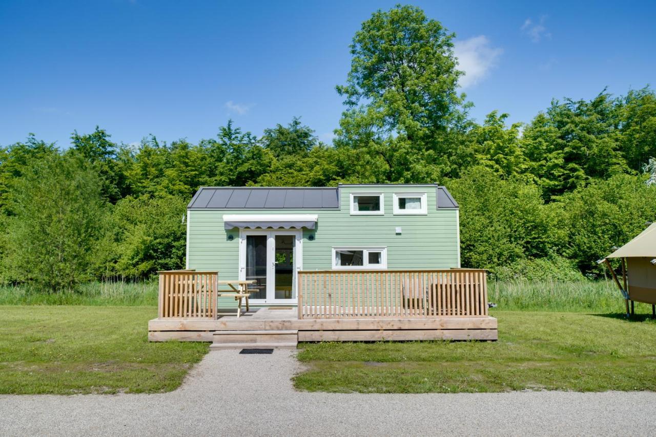 Green Tiny House With Shared Pool ゼーウォルデ エクステリア 写真