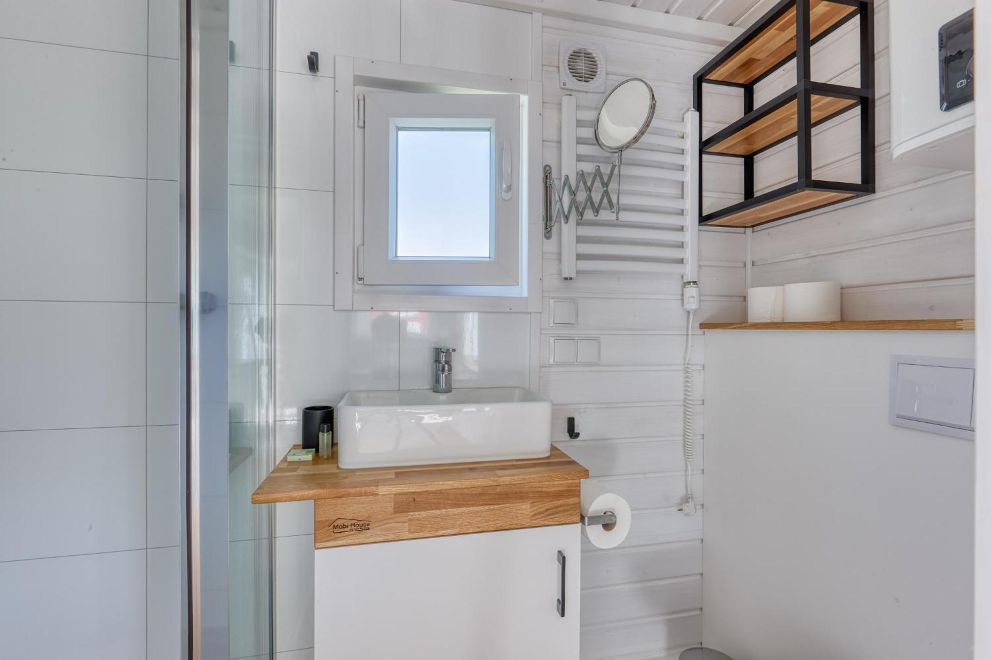 Green Tiny House With Shared Pool ゼーウォルデ エクステリア 写真